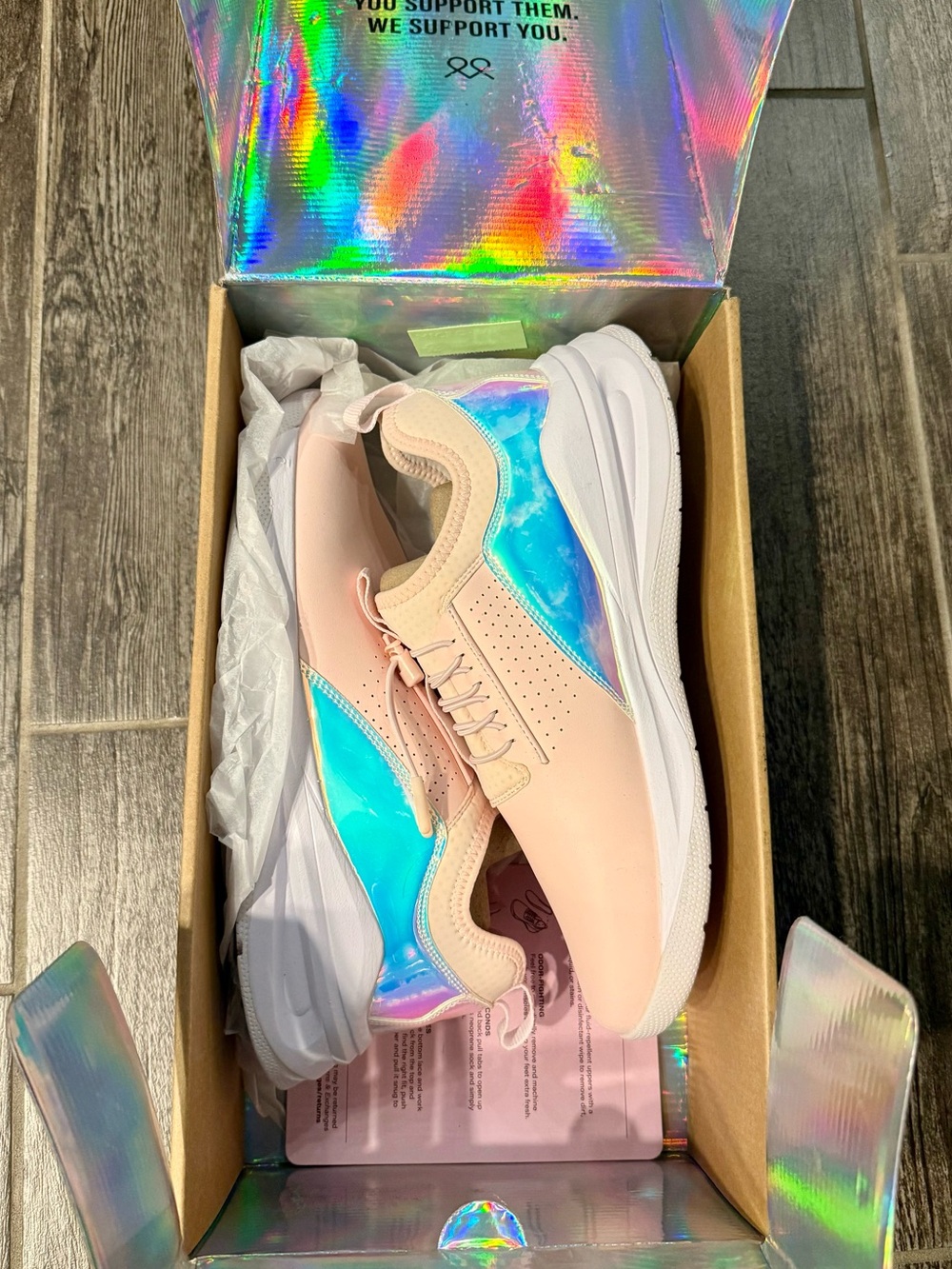 NIB Clove sneakers.